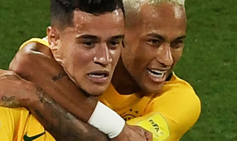 PES 2018 : Coutinho et Neymar cassent des reins en vidéo. Konami poursuit la campagne promotionnelle de PES 2018 et dévoile une toute nouvelle vidéo dans laquelle Coutinho et Neymar cassent des reins avec l'équipe du Brésil....